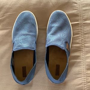 Olukai slip on’s